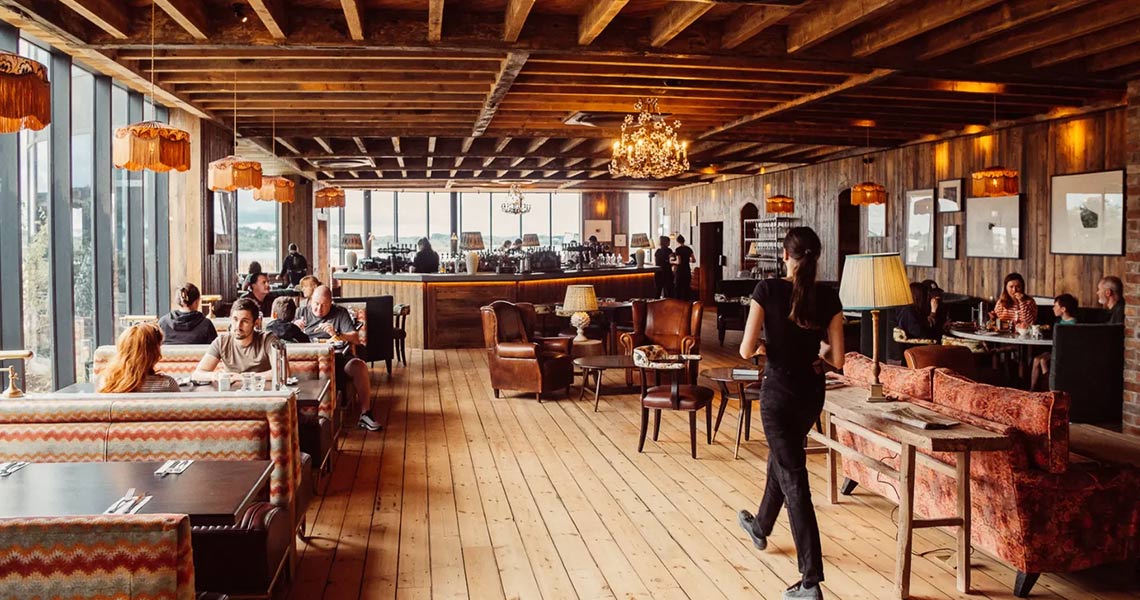 Restaurant at Glasson Lakehouse.